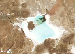 Koipasos ežeras ir druskos lyguma iš palydovo