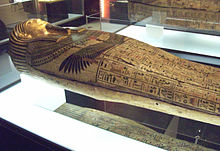 Sarcófago de Taremetchenbastet (M.A.N. Inv.15159) 01.jpg