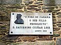 Placa homenaxe na capela de San Fins ao cura Saturnino Cuiñas Lois.