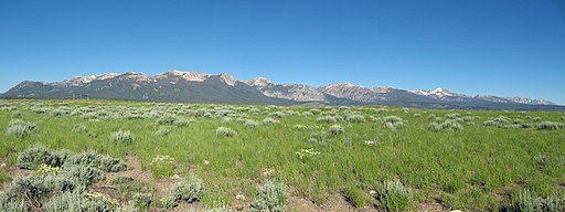 Sawtooth Mountains from southern Sawtooth Valley