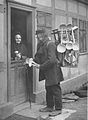 A door-to-door peddler, 1905