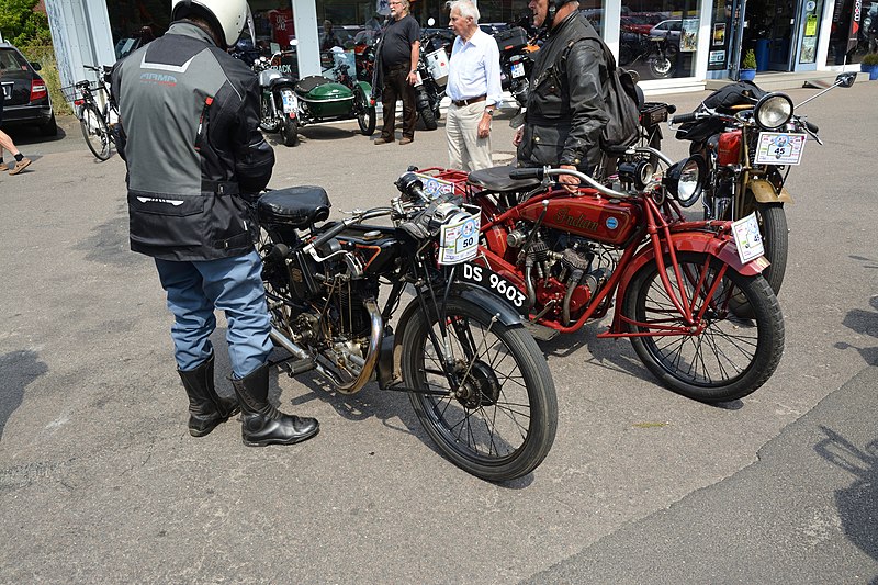 File:Schleswig-Holstein, Wilster, Zehnte Internationale VFV ADAC Zwei-Tage-Motorrad-Veteranen-Fahrt-Norddeutschland und 33te Int-Windmill-Rally NIK 3972.jpg