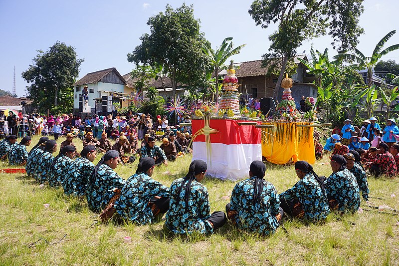 File:Sedekah Dusun.jpg