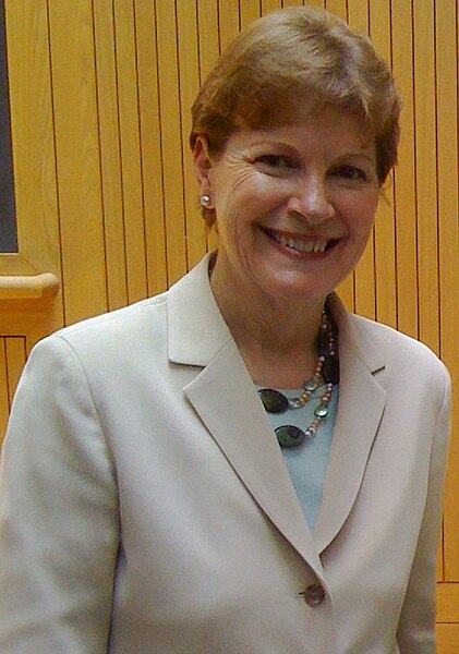 Shaheen on the campaign trail at Dartmouth College, July 2008