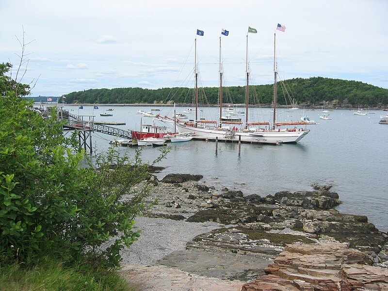 File:Ships at Bar Harbor.jpg