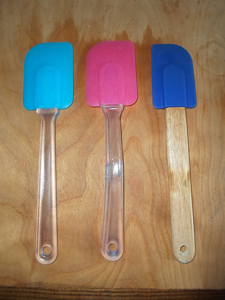 File:Kitchen-spatula.jpg - Wikimedia Commons