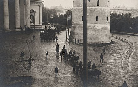 Soldiers of the Lithuanian Armed Forces in the Cathedral Square in 1920