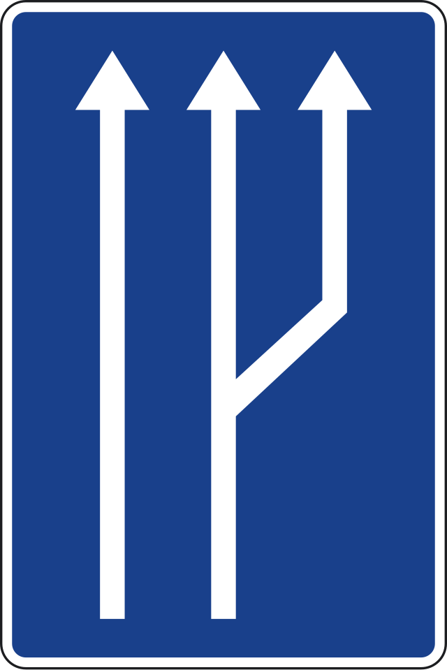 Дорожные знаки. Знак движение на право. Знак движение по полосам круглый. Дор знак движение прямо.