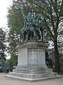 Statue in der Nähe von Notre Dame in Paris