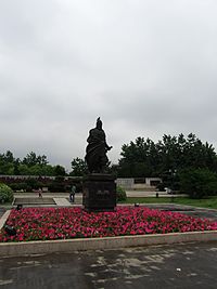 Statue of Zhu Ran in Cultural Park 2012-05.JPG