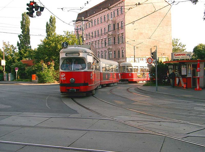 File:Strassenbahn Wien 01.jpg