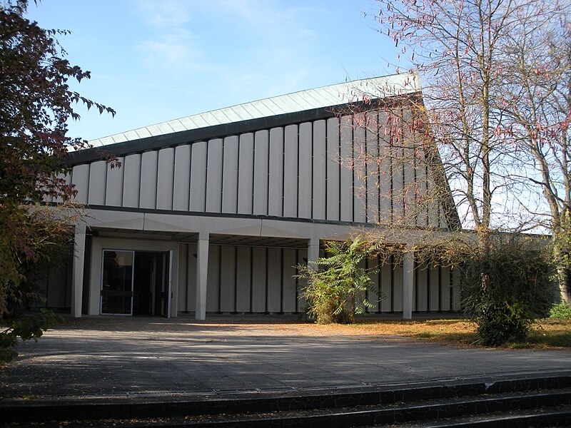 File:Stuttgart-Heumaden Evang. Gnadenkirche 1.JPG