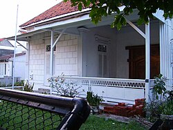 Surabaya Synagogue, demolished in 2013. Surabaya Synagogue 2007.jpg