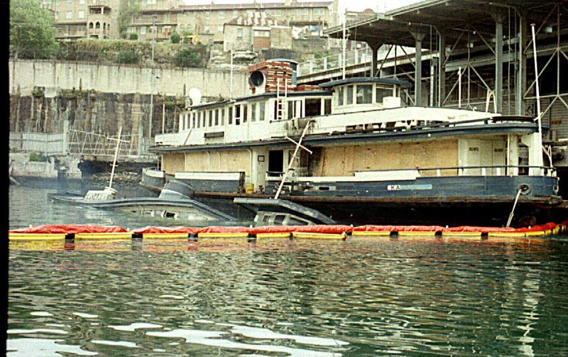 File:Sydney Ferries KAMERUKA and KARRABEE laid up in Pyrmont circa 1986.jpg