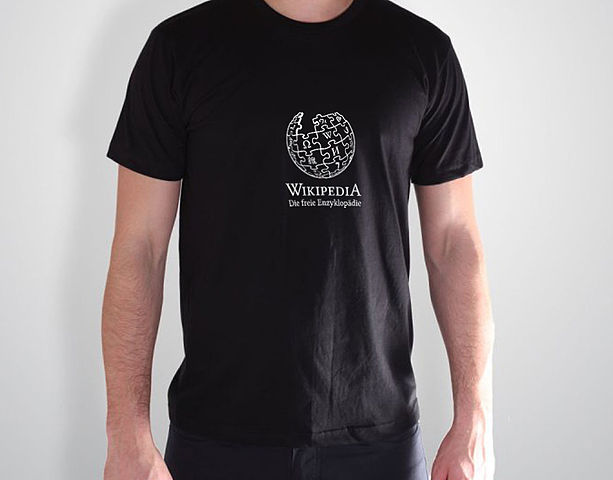 have Pind Ønske File:T-Shirt Wikipedia black.jpg - Wikimedia Commons