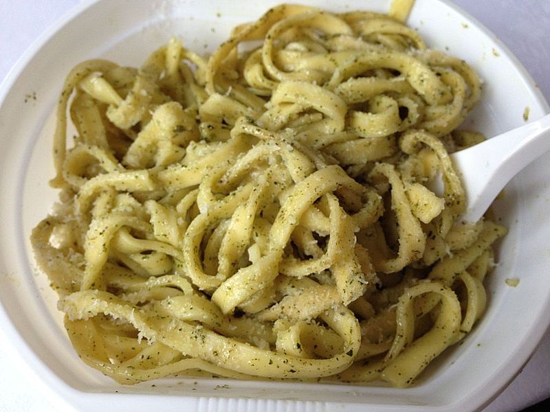 File:Tagliatelle al pesto di menta.JPG