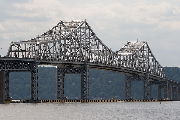 The Tappan Zee Bridge as seen from Tarrytown, 2007