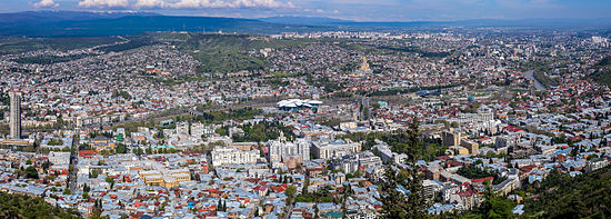 Panoramic view of Tbilisi in 2015. Tbilisi (16671628463).jpg