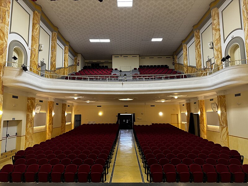 File:Teatre de Ciutadella.jpg