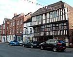 Tewkesbury Museum dan terpasang Pagar