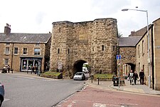 The Bondgate Tower - geograph.org.uk - 1398058.jpg