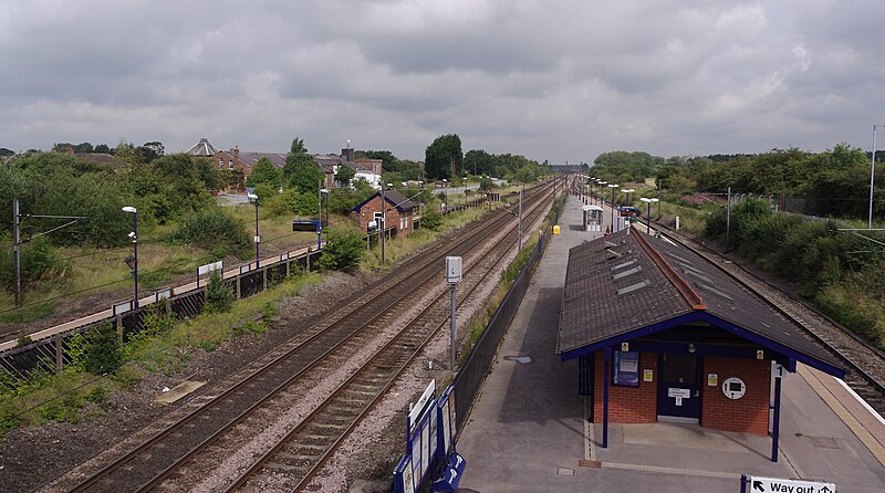 File:Thirsk railway station MMB 18.jpg