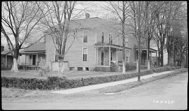 File:Thomison, W.A., home - NARA - 281107.jpg