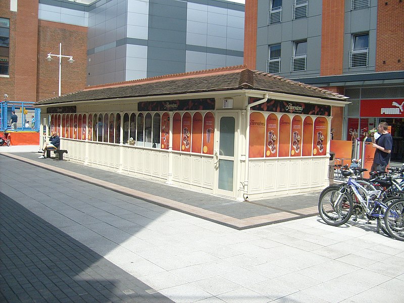 File:Thorntons Tram Shelter.jpg