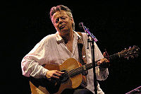 people_wikipedia_image_from Tommy Emmanuel