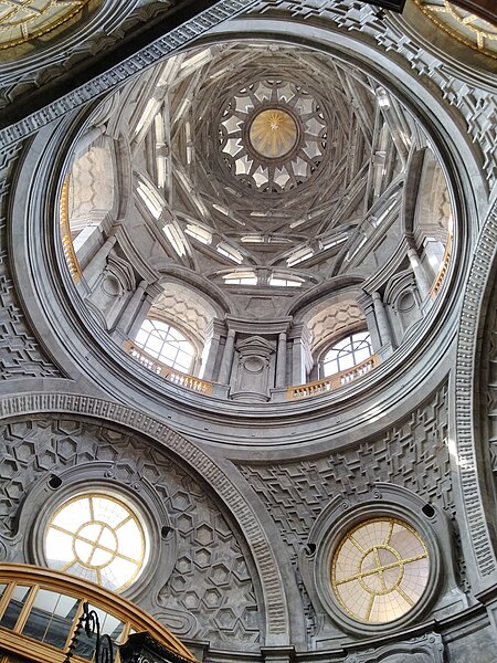 File:Torino - Duomo di Torino - Cupola del Guarini.jpg