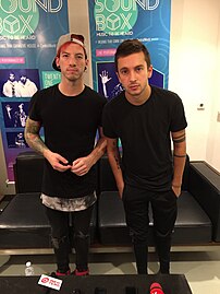 Twenty One Pilots (2015).