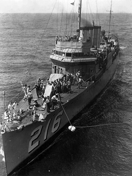 File:USS John D Edwards (DD-216) transferring laundry 1930s.jpg