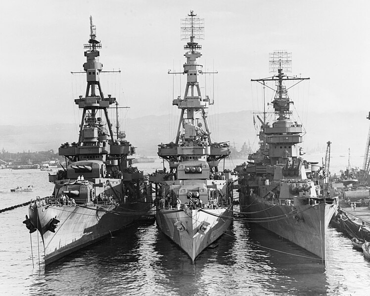 File:USS Salt Lake City (CA-25), USS Pensacola (CA-24) and USS New Orleans (CA-32) at Pearl Harbor on 31 October 1943.jpg