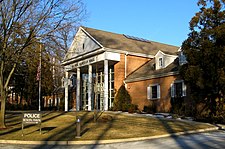 Alpine Borough Hall, oficina de correos y estación de policía