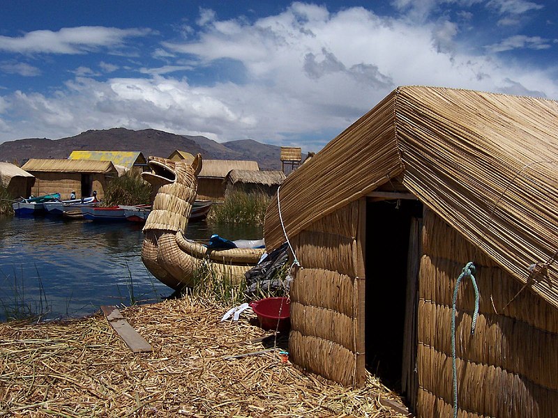 File:Uros Titicaca 2.jpg