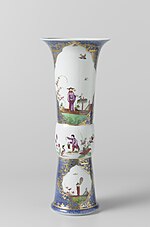 Miniatuur voor Bestand:Vaas, veelkleurig beschilderd met Chinezen in uitgespaarde vierpassen in een blauwe fond Paar vazen, BK-17394-B.jpg