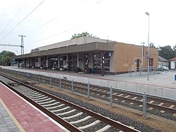 Vasútállomás, utasforgalmi épület, 2018 Balatonboglár.jpg
