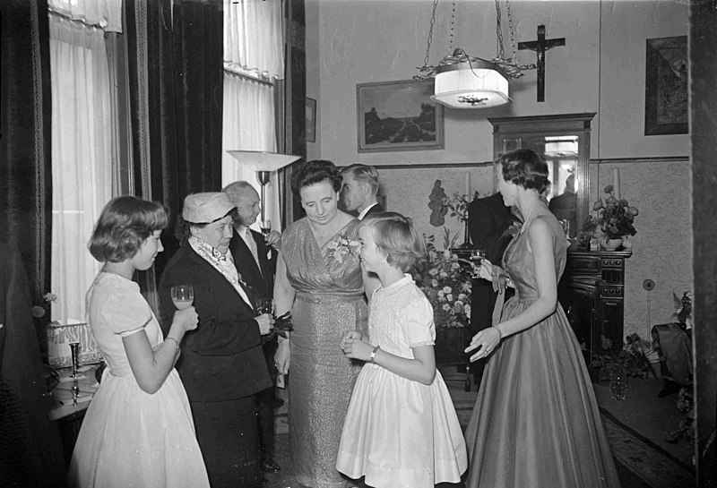 File:Verlovingsfeest van de Familie v.d. Borg, 1957 GN42468.jpeg