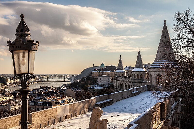 File:Views from Fisherman's Bastion toward south. - Budapest, Hungary. - 62 365² Observador (8262965486).jpg