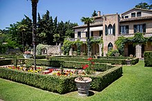 Blick auf die Villa Cattani Stuart mit den Gärten