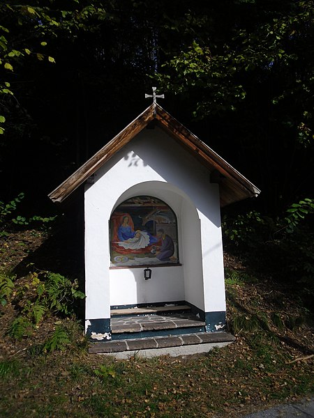 File:Wegkapelle Geburt Christi.JPG