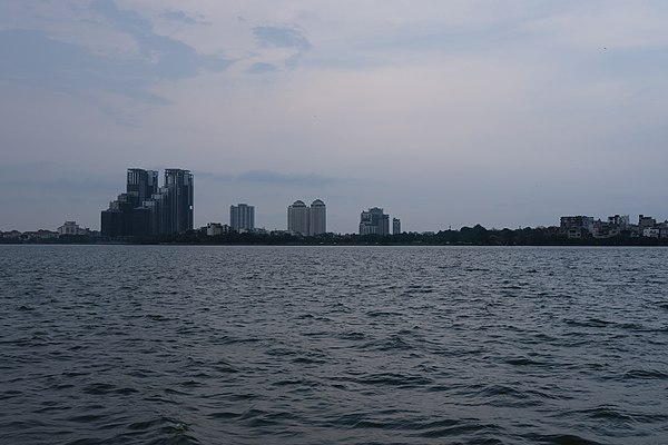 West Lake, Hanoi.jpg