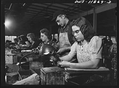 Women gauge inspectors at the Animal Trap Company