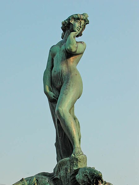 File:"Havis Amanda", la statue de la fontaine de Vallgren (Helsinki) (2744386193).jpg