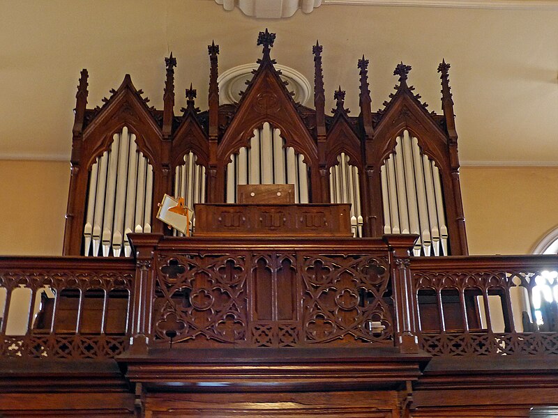 File:Église de Garche - Orgue.jpg