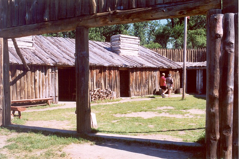 File:001 Fort Mandan Interior.jpg