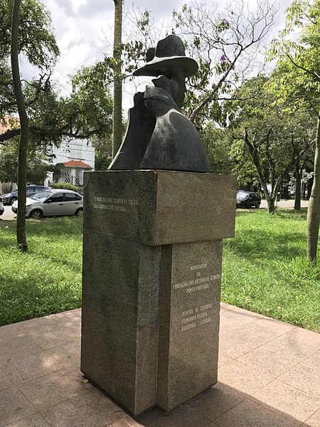 File:04 Fernando Pessoa - Maria Irene Villar.jpg