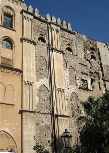 File:0574 - Palermo - Palazzo dei Normanni - Facciata posteriore - Foto Giovanni Dall'Orto, 28-Sept-2006.jpg