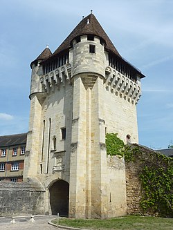 093 Nevers Porte du Croux (1393).jpg
