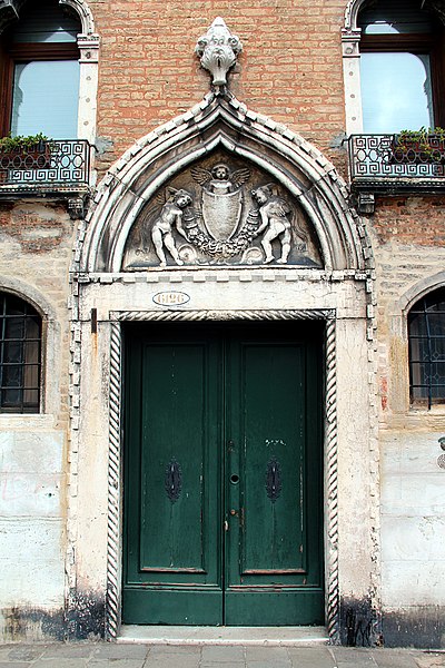 File:0 Venise, Porte du Palazzo Donà - Campo Santa Maria Formosa.JPG
